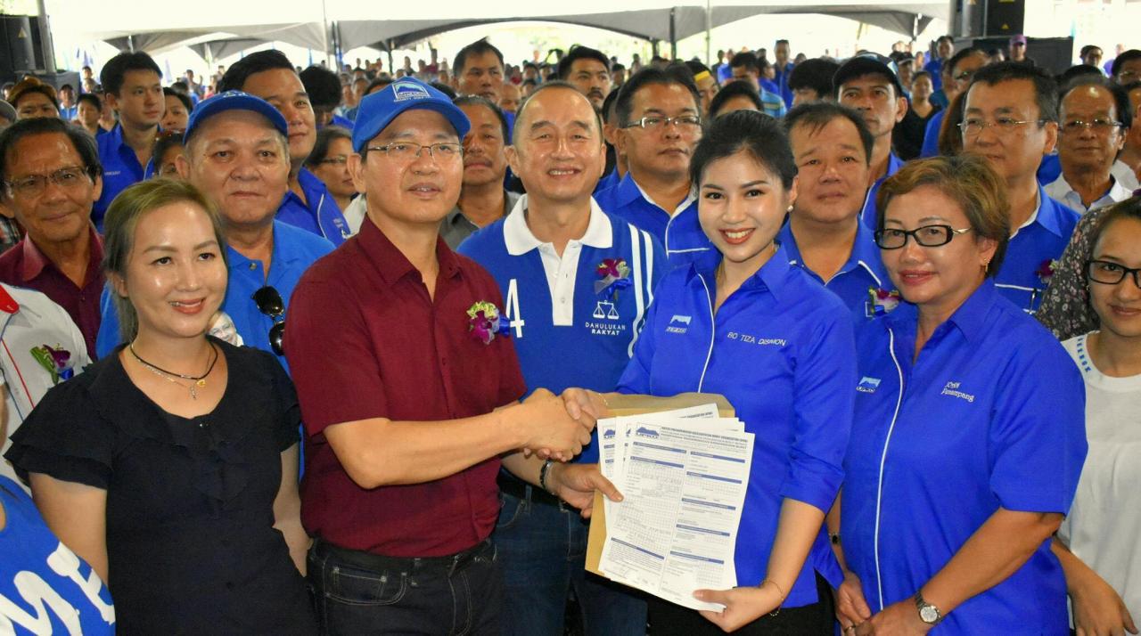 Unduk Ngadau Bo Tiza Arthur Disimon sertai UPKO-BN 