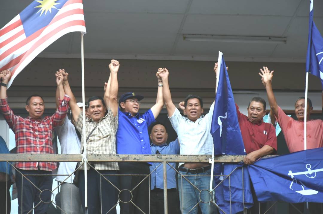(VIDEO) PKR Tuaran Lumpuh! AJK  Ketua JDM Beralih Sokong BN