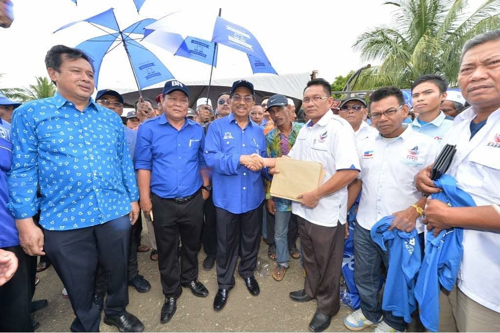 Pesta Keluar Parti: Kali Ini 886 Orang 16 Cawangan Warisan Di Banggi Masuk BN!