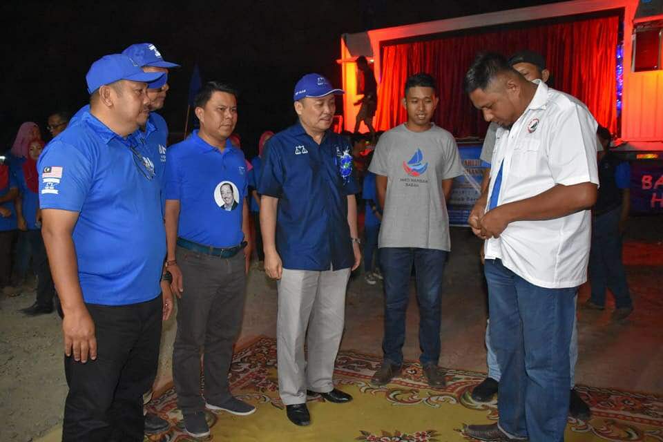 Selepas pejabat PKR Tuaran tutup kini giliran ahli Warisan Tuaran keluar parti