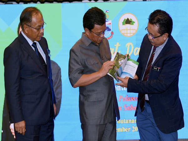 Sabah mahu kerajaan pusat tangani isu minyak sawit