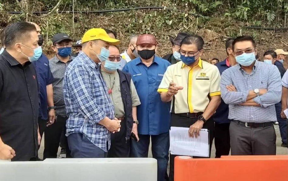 Bantuan Gajet Kepada Keluarga Kurang Berkemampuan Di Sabah