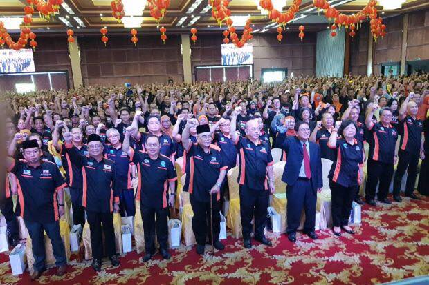 (VIDEO) Gabungan Sabah palu semboyan PRU14 amaran buat Warisan