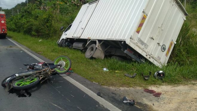 Motosikal bertembung lori di Jalan Apin-Apin Keningau- Tambunan.
