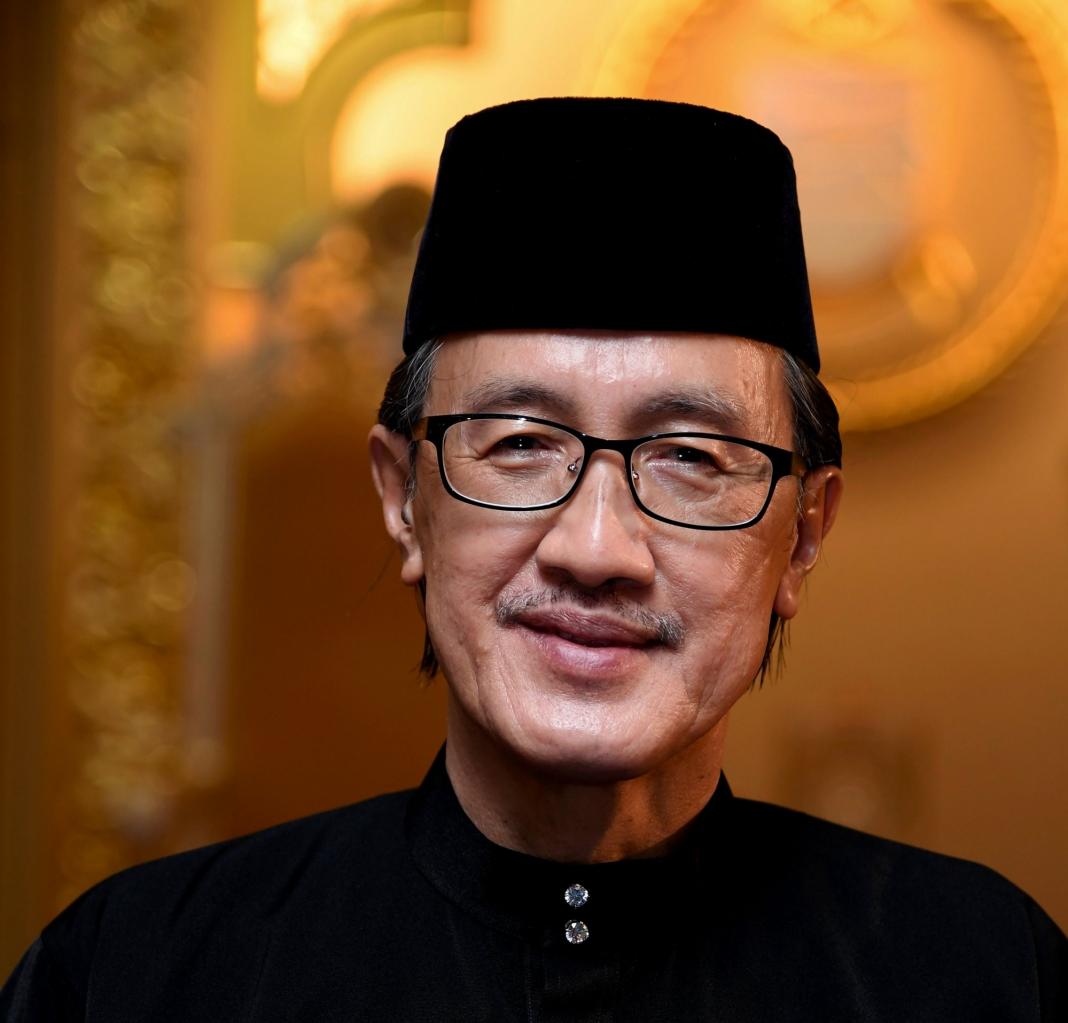 Sabah benarkan solat berjemaah rapat sejadah tanpa sentuhan