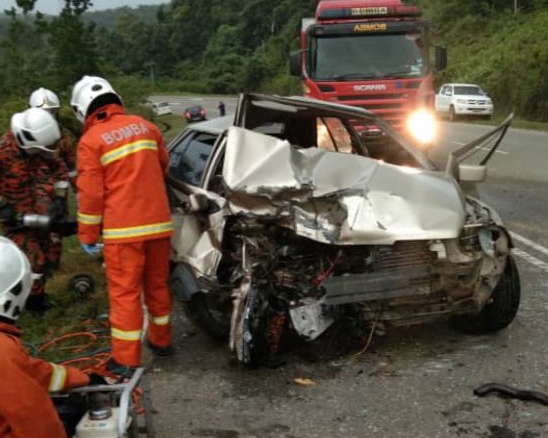 Dua kenderaan bertembung, seorang lelaki maut