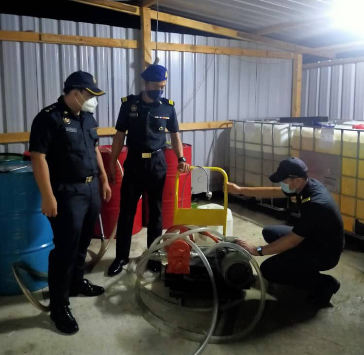 Aktiviti seleweng minyak diesel subsidi ditumpaskan KPDNHEP