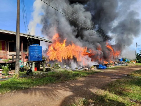 Rumah pekerja 8 pintu musnah terbakar