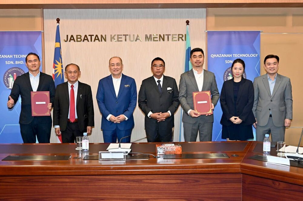 Hajiji menyaksikan Qhazanah Technology materai dua MoU