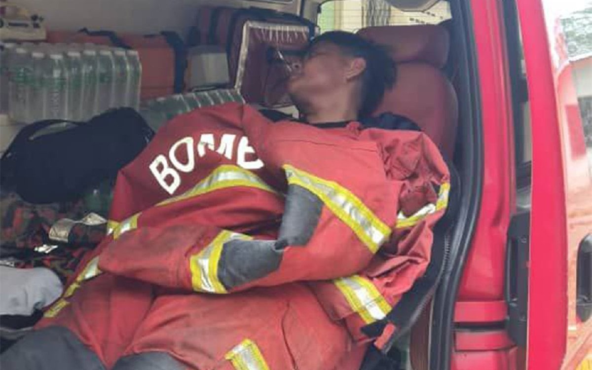 Pegawai bomba wanita kena renjatan elektrik