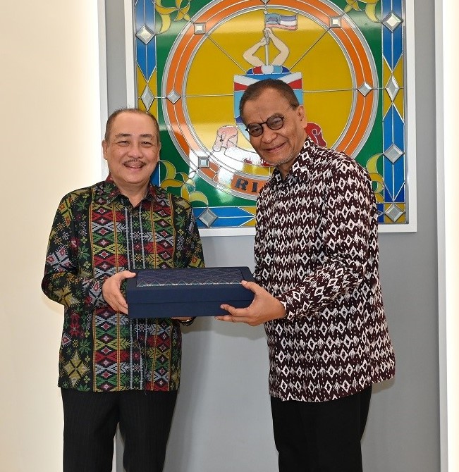 Hajiji terima kunjungan hormat Menteri Kesihatan