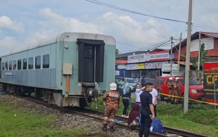 Ibu maut, anak parah dirempuh kereta api