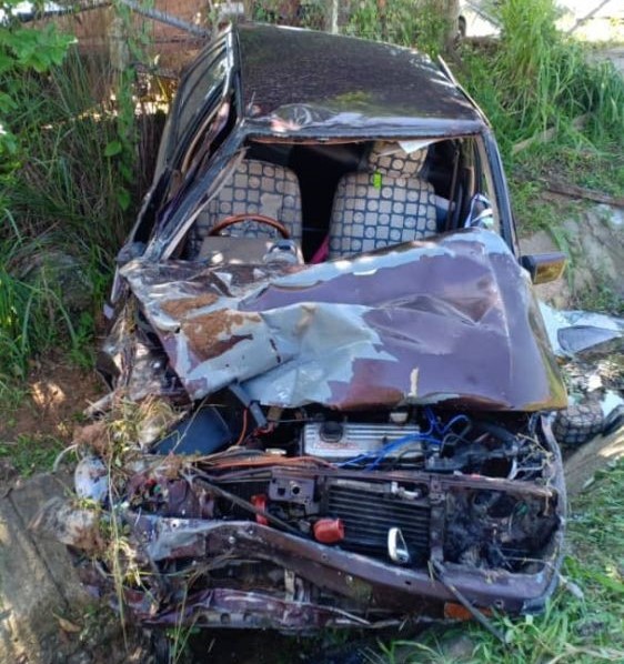Kereta terbabas ke dalam parit, pemandu maut