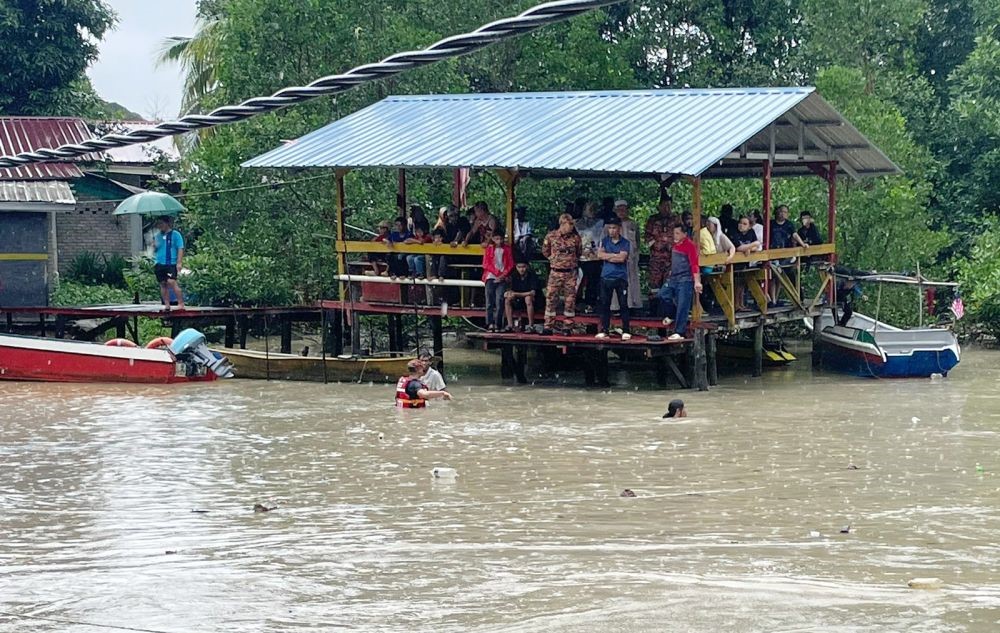 Kanak-kanak OKU hilang selepas terjun sungai