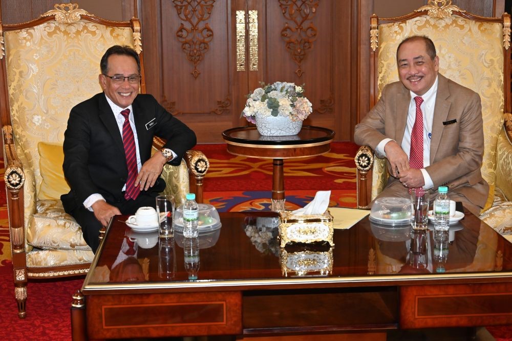 Rosli mengadakan kunjungan hormat kepada Hajiji