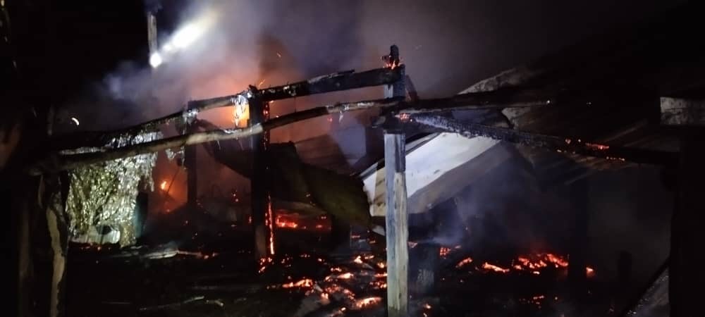 Sebuah rumah hangus dijilat api di Kampung Selupoh Tuaran