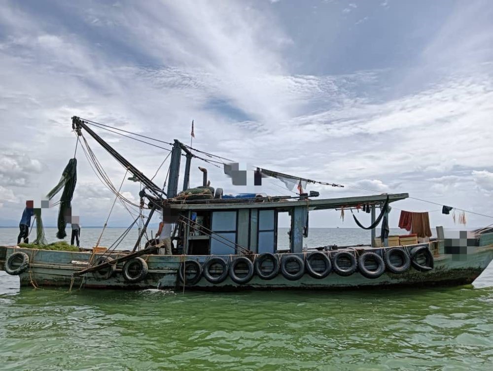 Bot nelayan tangkap ikan ditahan Maritim Malaysia