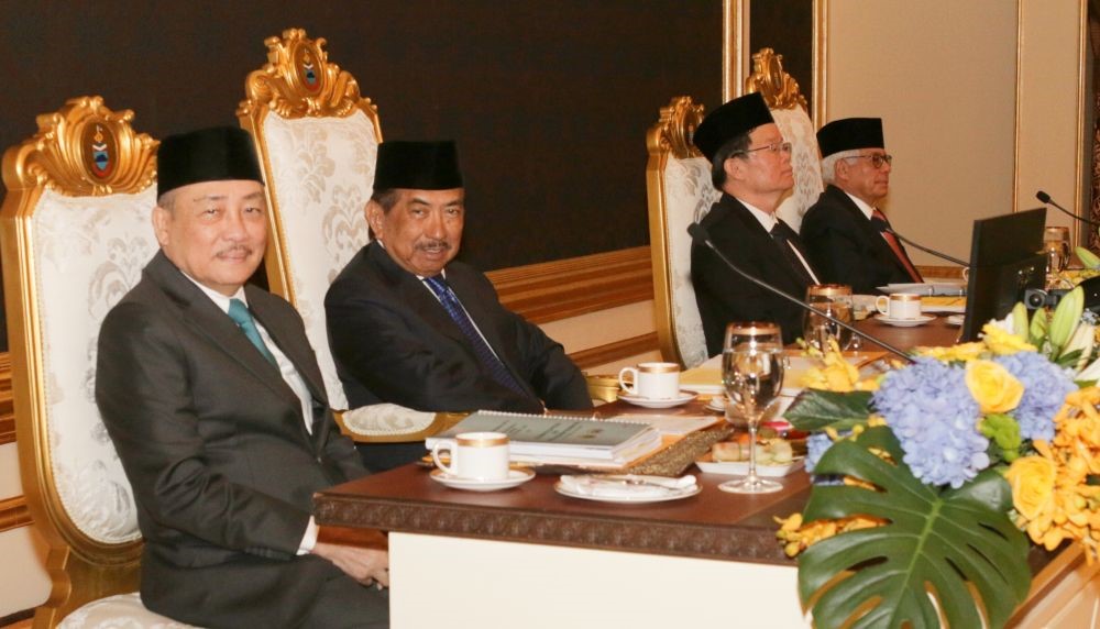 Hajiji mengiringi Musa ke Mesyuarat Raja-Raja ke-268